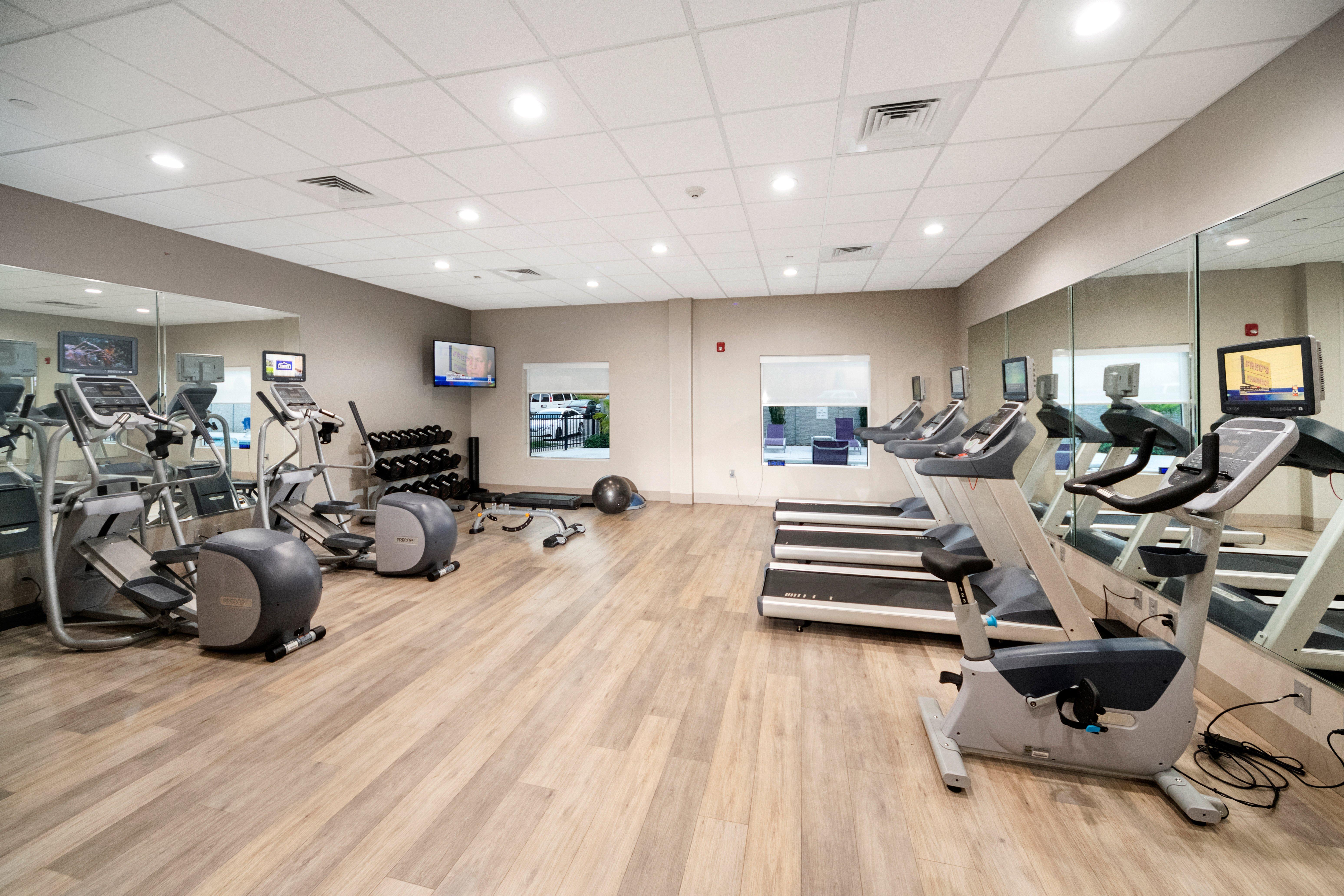 Holiday Inn Express & Suites Memphis Arpt Elvis Presley Blv By Ihg Esterno foto